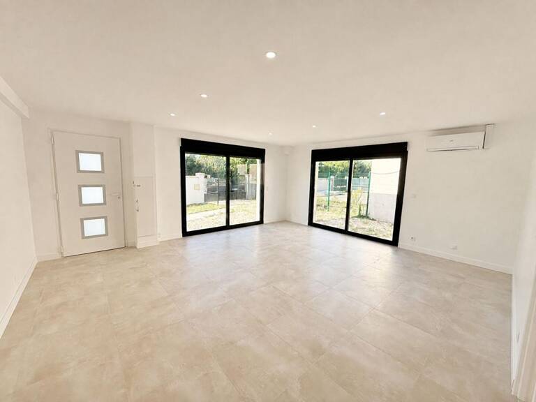 Maison à Sens, 6 pièces 100 m2 de plain-pied rénovée, 4 chambres, DPE B — photo 1