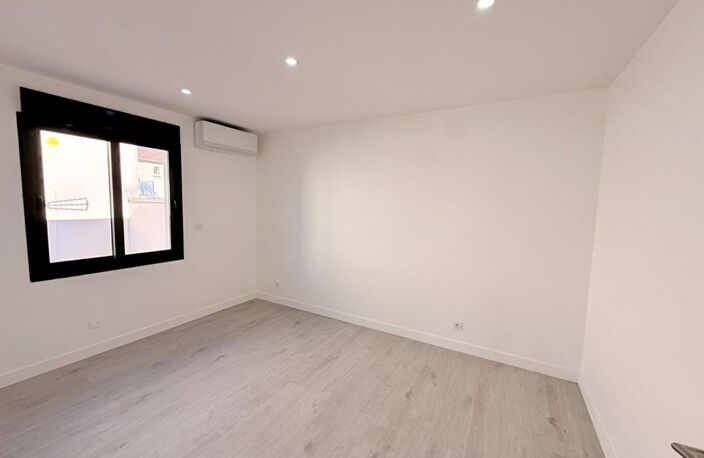 Maison à Sens, 6 pièces 100 m2 de plain-pied rénovée, 4 chambres, DPE B — photo 4