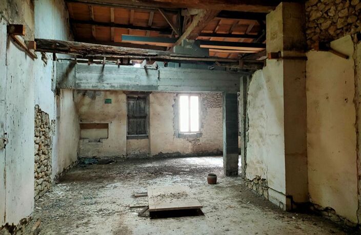 MAISON EN PIERRE A RÉNOVER 360 m² AVEC GARAGE — photo 5