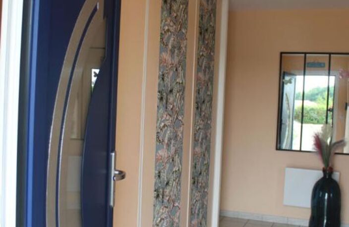Maison de 110m² avec 3 chambres, véranda et garage à Saint Romain De Benet 289 000 — photo 2