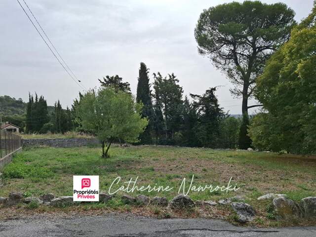 VENTE TERRAIN PLAT CONSTRUCTIBLE 470 M² — photo du bien