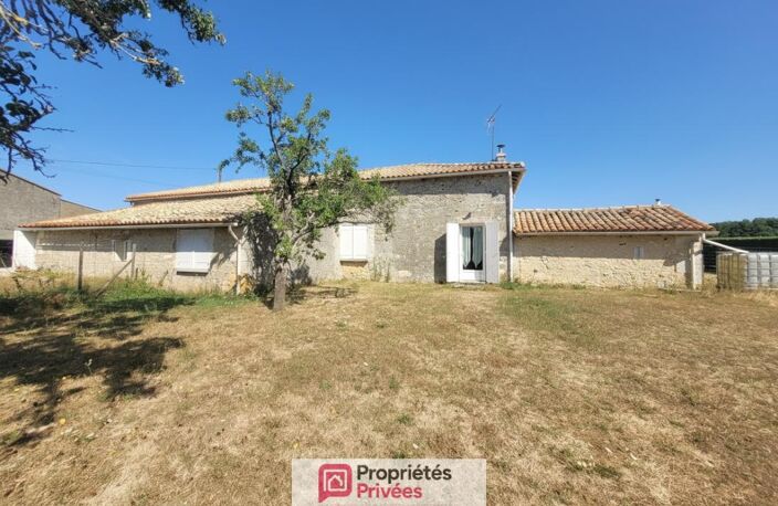 DIGNAC (16410) : Maison en pierre de 76m2 avec grange et atelier — photo 2