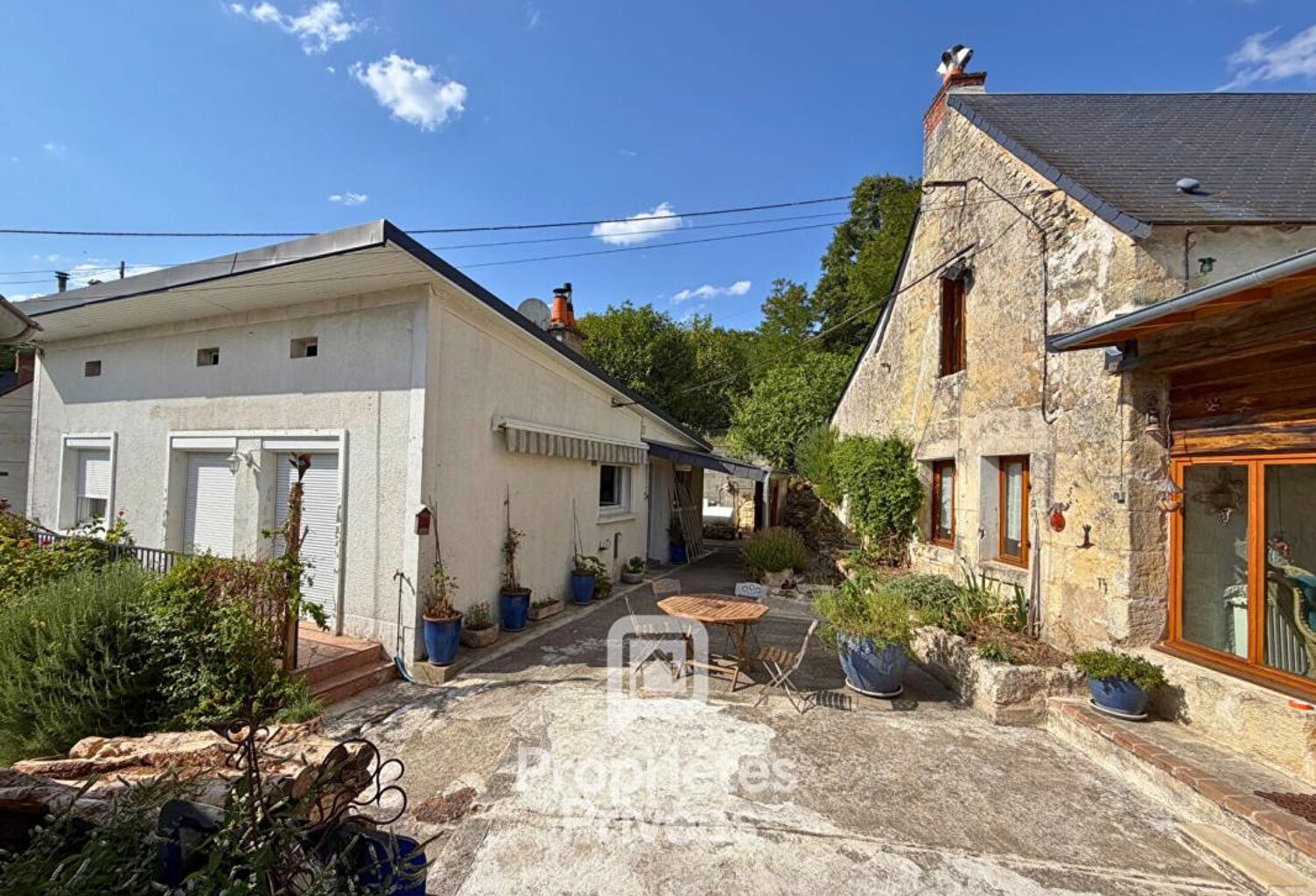 À VENDRE  37190 AZAY-LE-RIDEAU  Deux Maisons 150M²  et 86 M² jardin — photo 1