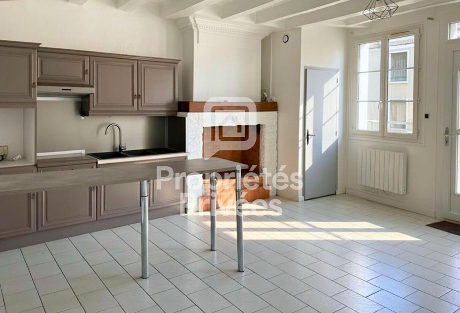 EXCLUSIVITÉ À VENDRE CHEILLÉ 37190 MAISON DE VILLE 4 PIÈCES — photo 1