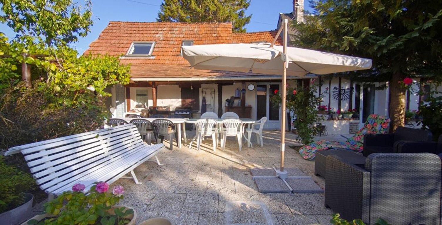 Maison de caractère  - Forges les Eaux - Terrain de 10 600 m² — photo 1