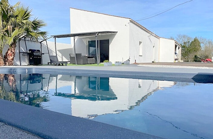 Maison familiale + LOCAL COMMERCIAL libre + dépendances et piscine — photo 4