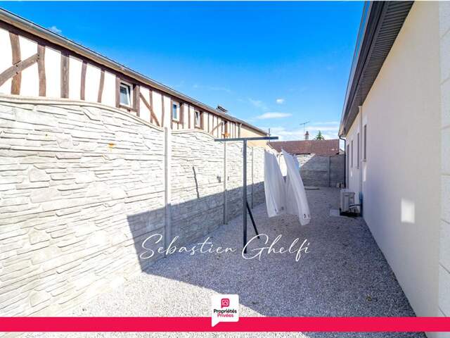 maison de plain-pied avec 3 chambres dont 1 suite à pieds des commerces — photo du bien
