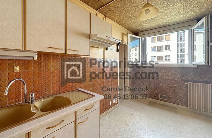 APPARTEMENT F4 TRAVERSANT AVEC BALCON, BOX ET CAVE — photo 5