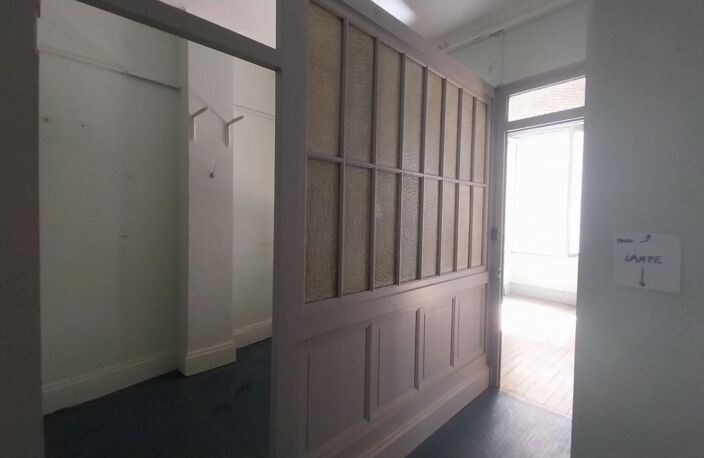 Exclusivité : 3 pièces de 75 m² à fort potentiel à Villeurbanne Hyper-centre — photo 4