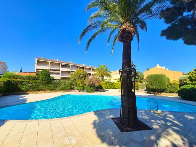STUDIO BANDOL RESIDENCE AVEC PISCINE- PROCHE PLAGES A PIED — photo du bien