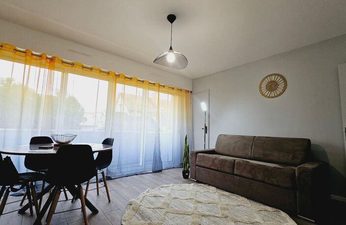 BOURGES APPARTEMENT 32.3 M² RENOVÉ ET MEUBLÉ BALCON — photo 2