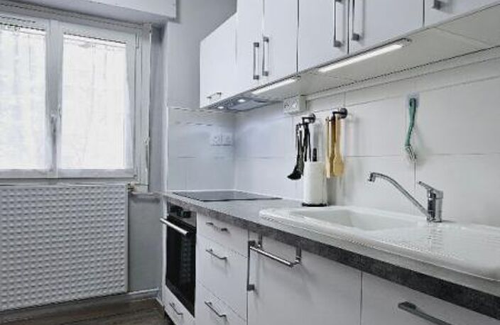 BOURGES APPARTEMENT 32.3 M² RENOVÉ ET MEUBLÉ BALCON — photo 5