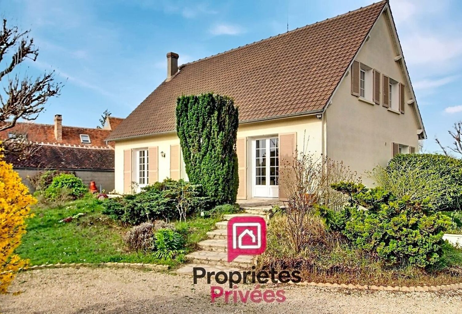 10 mn de la Gare de MONTARGIS - A VENDRE MAISON de 130 m2 - 6 PIECES - SOUS-SOL TOTAL - TERRAIN 1311 m2 — photo 1