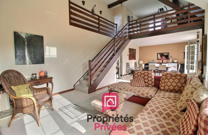 10 mn de la Gare de MONTARGIS - A VENDRE MAISON de 130 m2 - 6 PIECES - SOUS-SOL TOTAL - TERRAIN 1311 m2 — photo 2