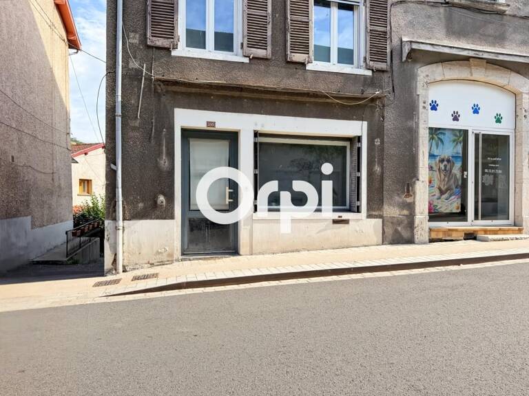 Emplacement N°1 : Sublimez votre activité au cœur d'un village en plein essor ! — photo 1