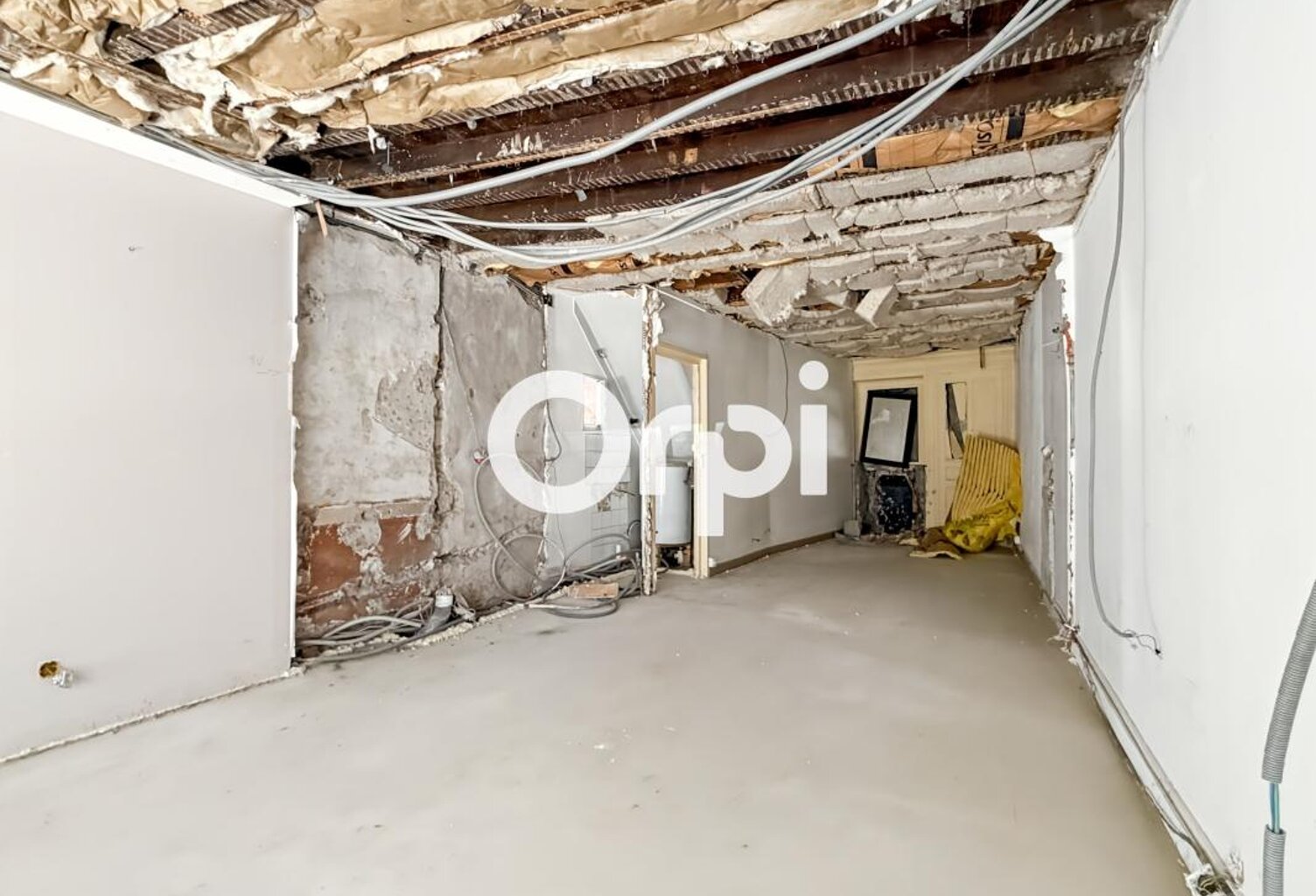Emplacement N°1 : Sublimez votre activité au cœur d'un village en plein essor ! — photo 1