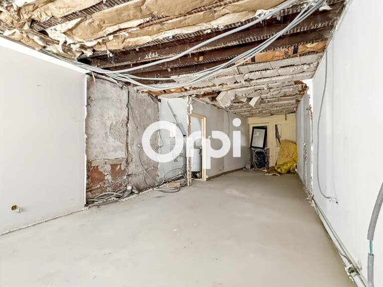 Emplacement N°1 : Sublimez votre activité au cœur d'un village en plein essor ! — photo 1