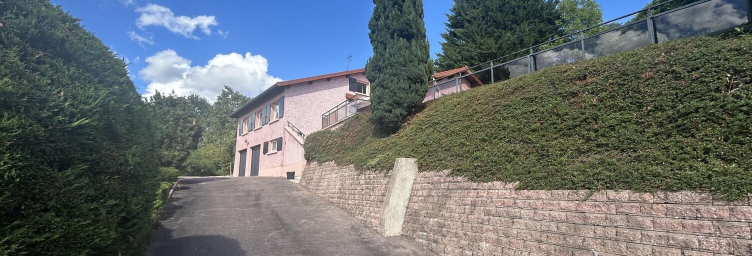 Maison 7 Pièces 138 m² à vendre à Thizy-les-Bourgs (69240)