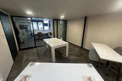 Bureau 3 pièces 950 €
