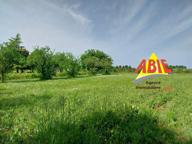 Terrain constructible proche de Niort — photo du bien
