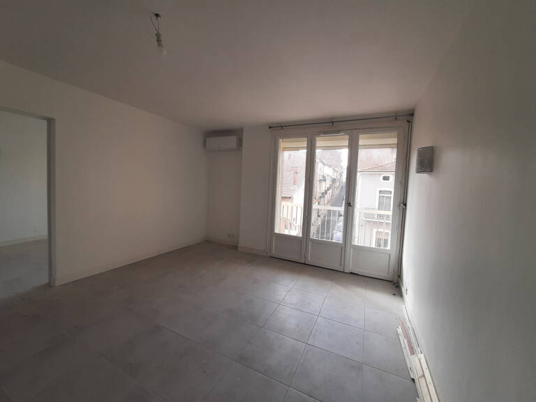 A LOUER - BEZIERS - 35 BD DE LA LIBERTE - APPT T3 DE 54 M2 E — photo 1