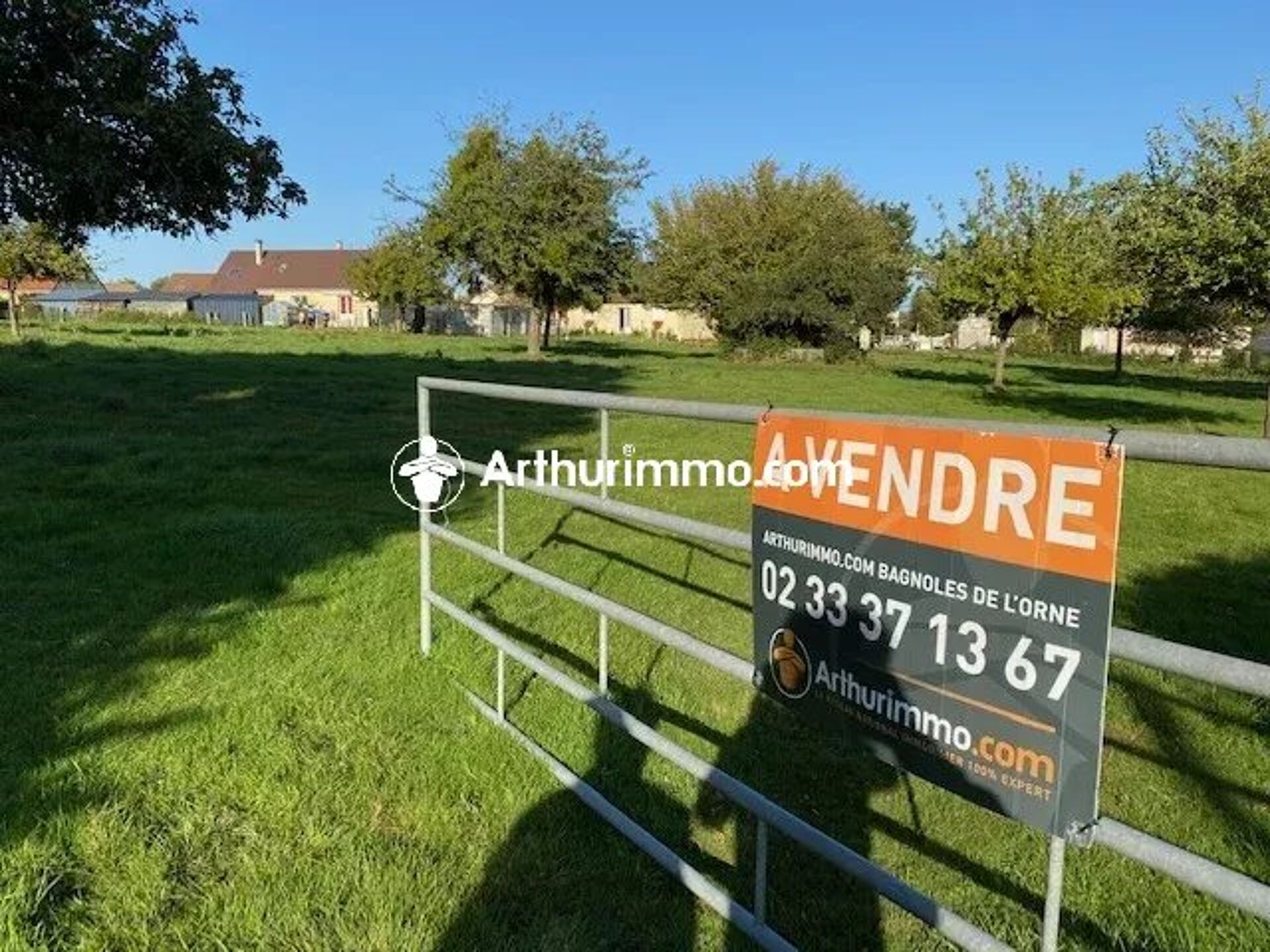 Vente Terrain 1298 m2 à Le Ménil-de-Briouze · 28 500 €