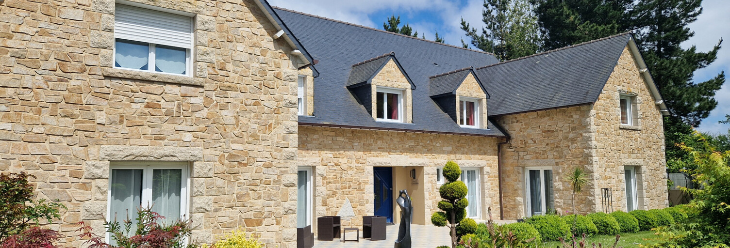 Maison 12 Pièces 500 m² à vendre à Pléguien (22290)