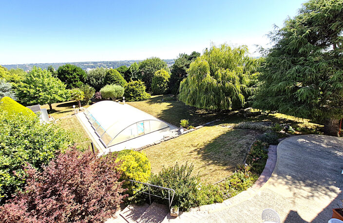 Propriété d'architecte de caractère   Parc paysager, piscine — photo 4