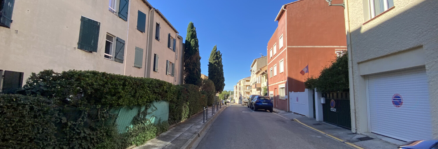Garage   m² à louer à La Londe-les-Maures (83250)