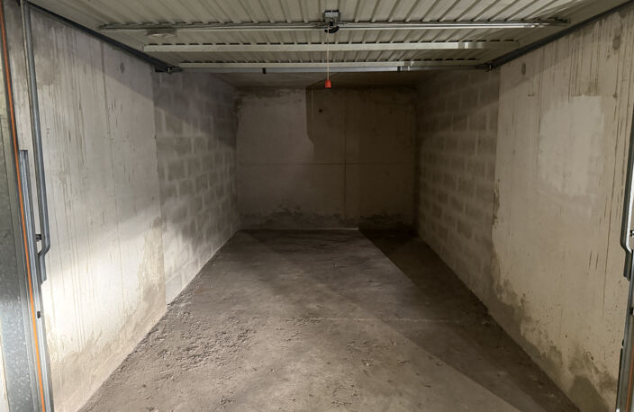GARAGE - RESIDENCE LES ILES D'OR - 66 RUE LOUIS BOSC — photo 2