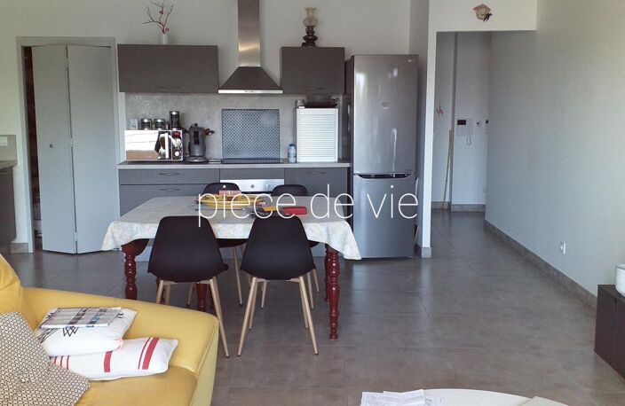 Location appartement 3 pièces 77 m² à Saint-Marcellin (38160) — photo 2