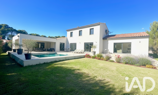 Maison 8 Pièces 215 m² à vendre à Uchaux (84100)