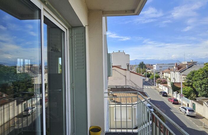 Appartement - 70m² - Tarbes — photo 4