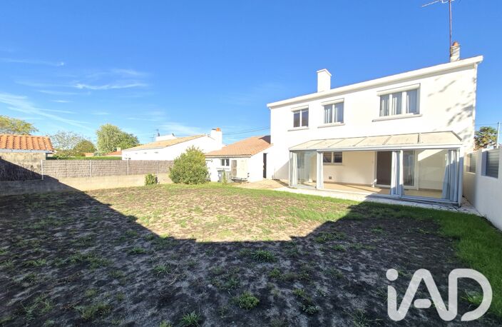 Vente Maison/villa 8 pièces — photo 2
