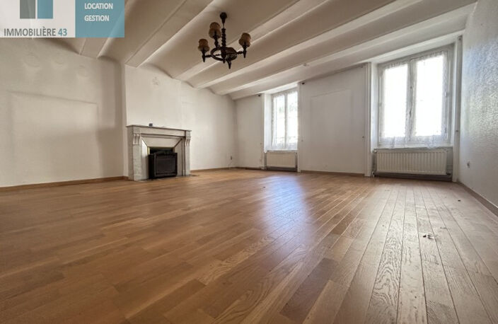 Ensemble immobilier 180 m2 + 2 garages LE PUY — photo 3