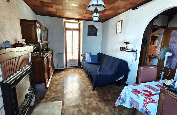 Maison en pierres avec grange et terrain arboré — photo 5