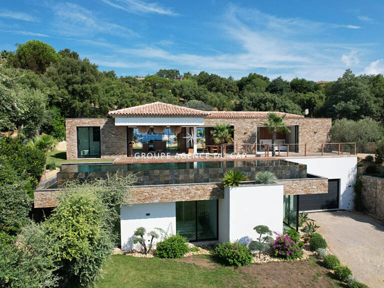 VILLA CONTEMPORAINE NEUVE, 5 CHAMBRES SUITES, GARAGE 75M², PARKING, VUE MER PANORAMIQUE ST TROPEZ, SAINTE-MAXIME — photo 1