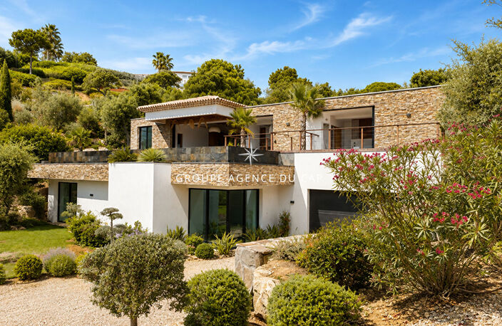 VILLA CONTEMPORAINE NEUVE, 5 CHAMBRES SUITES, GARAGE 75M², PARKING, VUE MER PANORAMIQUE ST TROPEZ, SAINTE-MAXIME — photo 3