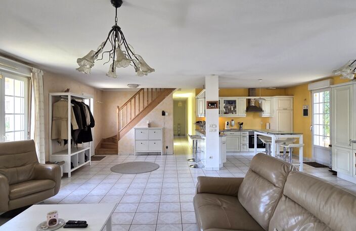 Vente Maison/villa 8 pièces — photo 3