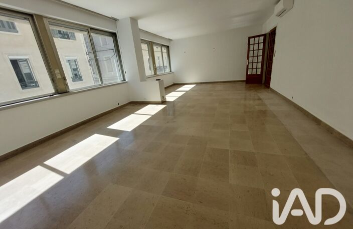 Location Appartement 3 pièces — photo 2