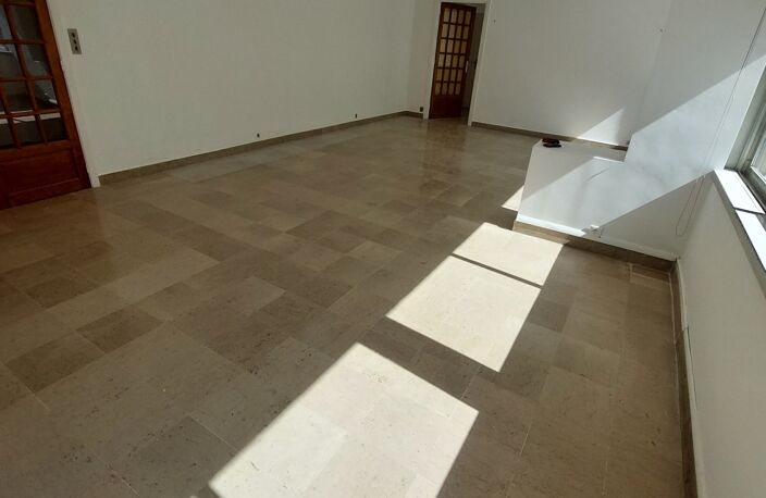 Location Appartement 3 pièces — photo 3