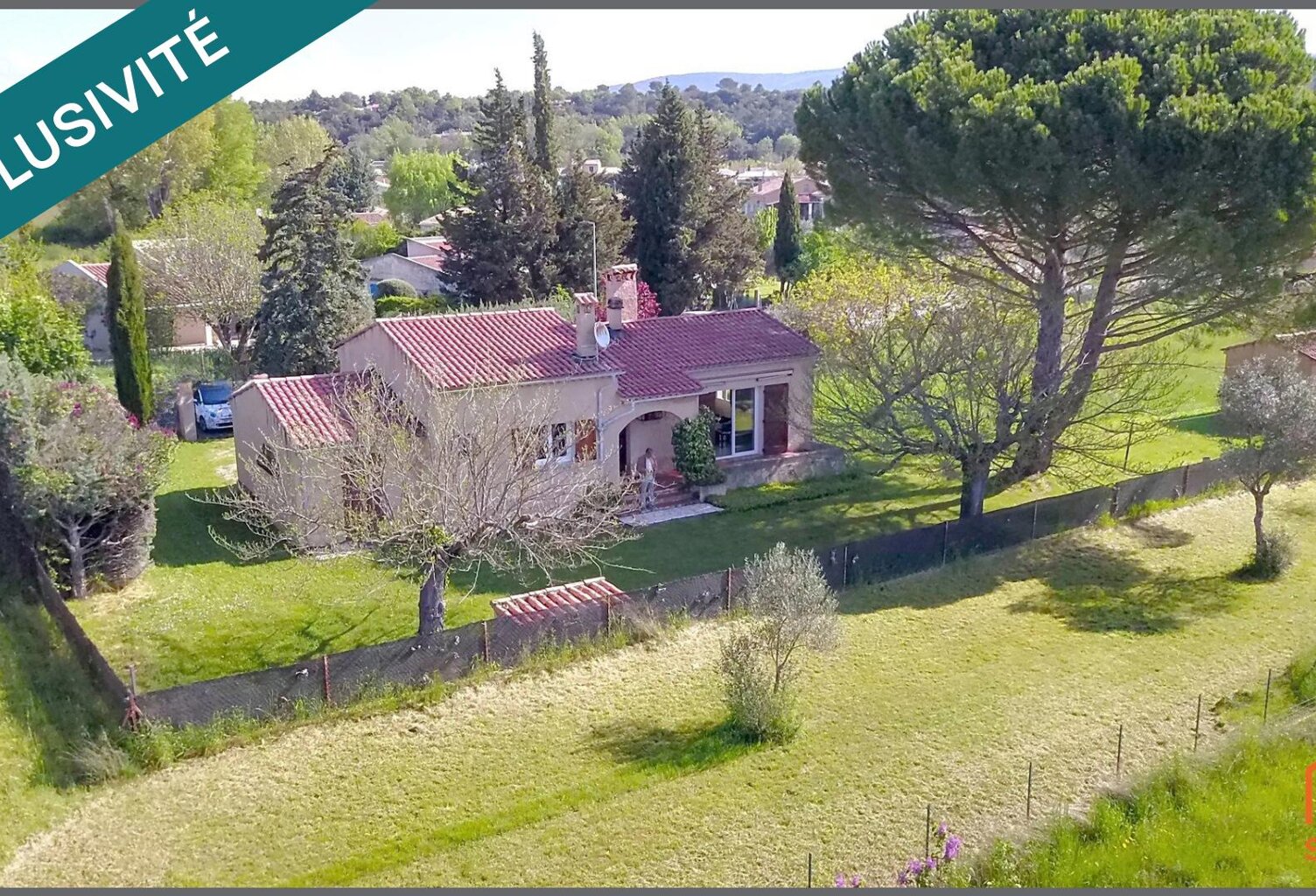 Villa de 74m² sur 2682m² de terrain clos — photo 1