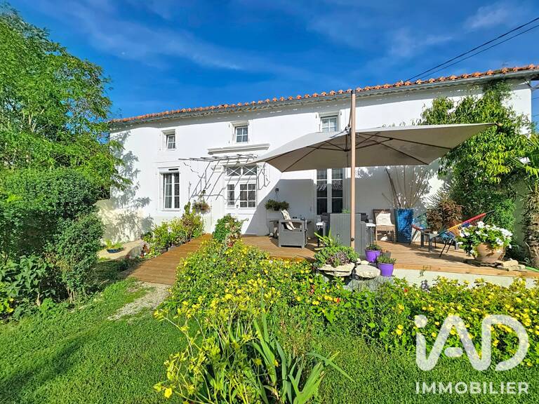 Vente Maison/villa 9 pièces — photo 1