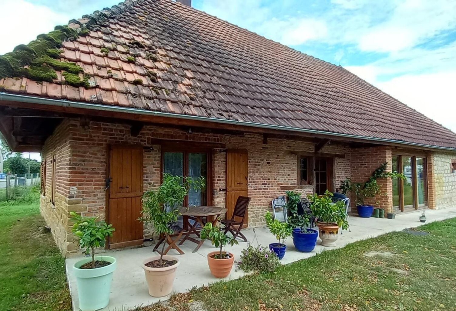 JOLIE Maison à colombage renovée à Pleure (Jura), à 15 min de Dole — photo 1