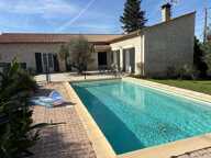 Villa de plain pied avec 5 chambres et une piscine sans vis à vis et au calme. — photo 2