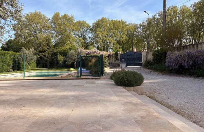 Villa de plain pied avec 5 chambres et une piscine sans vis à vis et au calme. — photo 3