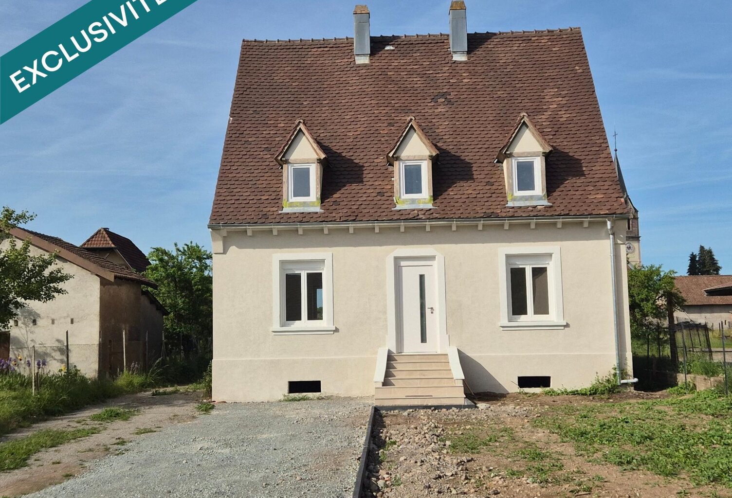 Un environnement paisible, un beau terrain, de beaux volumes et tout le potentiel pour créer votre véritable cocon familial Cette maison à Guewenheim n'attend plus que vous ! — photo 1