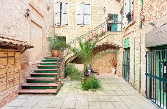 Appartement de caractère avec terrasse  Centre historique de Béziers  Vendu meublé — photo 2