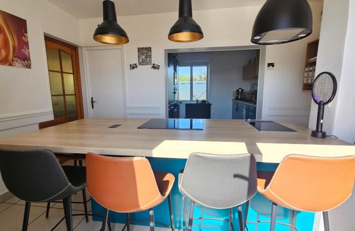 Vivez confortablement tout en maitrisant vos dépenses: maison de 166m² avec pompe à chaleur, panneaux photovoltaïques et DPE C — photo 2