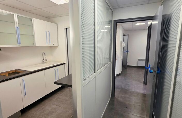 Centre ville, 60 m2 modulables, parking et cave — photo 3